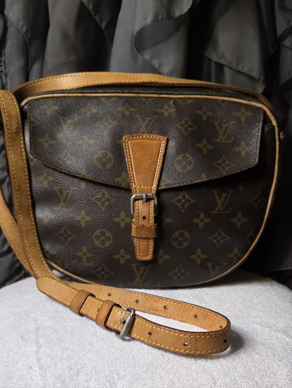 Authentic Louis Vuitton Jeune Fille GM Monogram Canvas Crossbody With COA